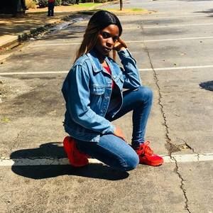 Meet your Posher, Isabel